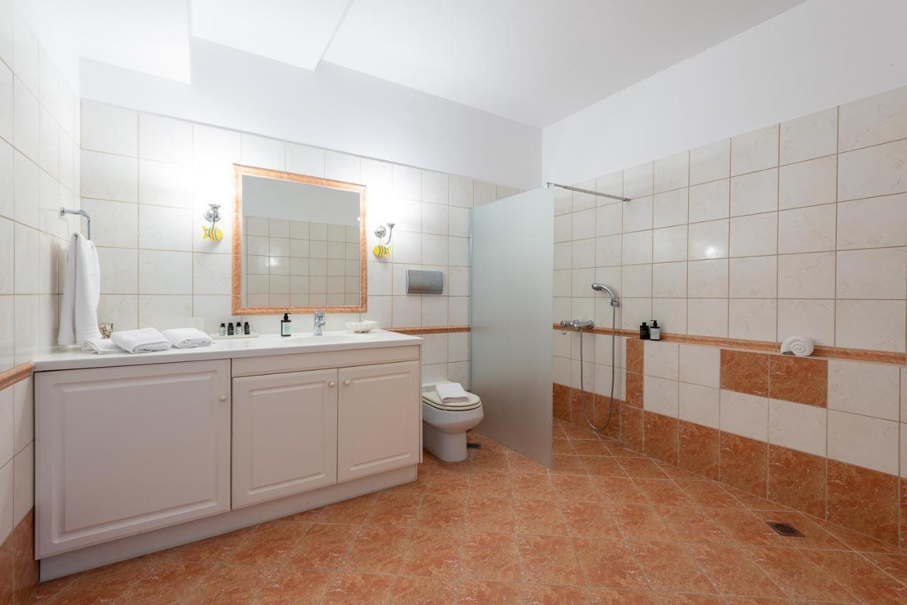 Kamariyo Athens Riviera Villa